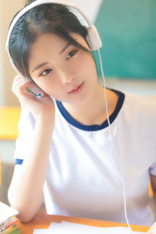 六个男人一起躁我吃奶